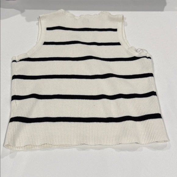 Peppermayo Cream and Black Button-Up Top. - Picture 2 of 3